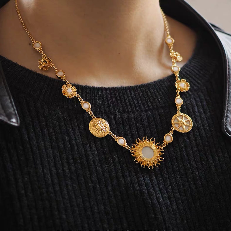 Fashion eight star necklace