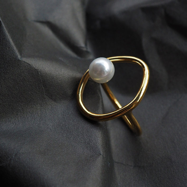 Fashion pearl ring
